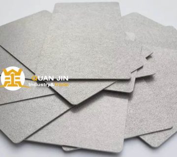 Titanium sintered plate